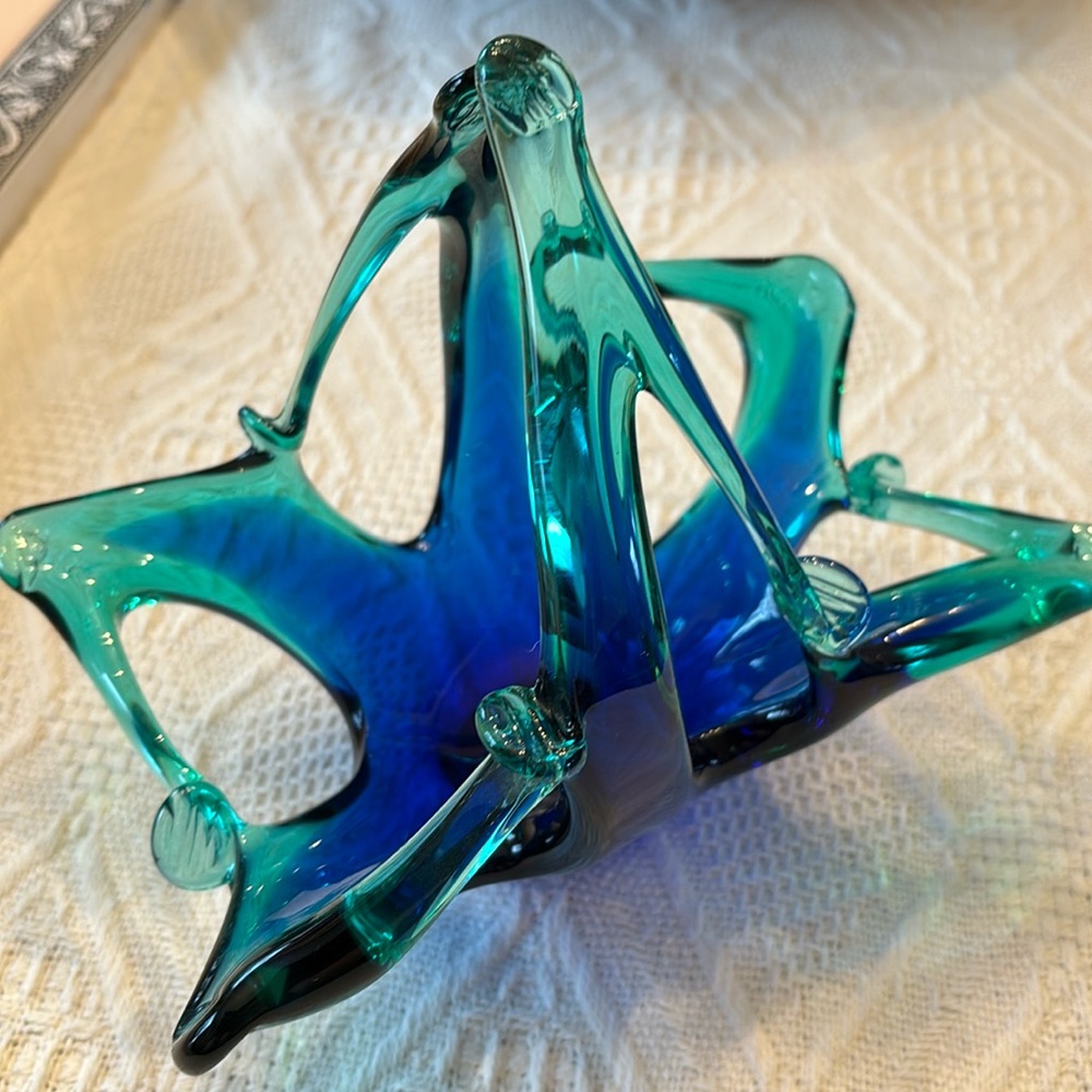 Murano art glass basket